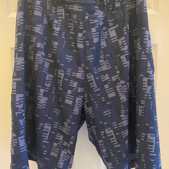 ***MENS ASICS MOTIONDRY RUNNING SHORTS*** - Picture 2 of 3